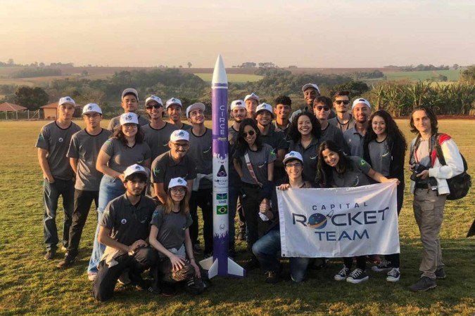 A equipe de foguetes, Capital Rocket Team da UnB entrou para história ao lançar pela primeira vez um foguete híbrido na Latin American Space Challenge (LASC) -  (crédito: Divulgação/Capital Rocket Team)