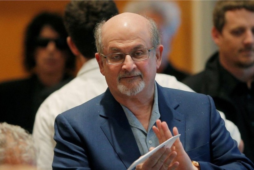 Personalidades literárias se solidarizam com Rushdie em evento em Nova York  - Folha PE