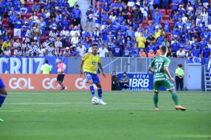  13/08/2022 Crédito: Barbara Cabral/Esp. CB. Esportes. Cruzeiro empata com Chapecoense pelo Campeonato Brasileiro da Serie B, no Estadio Mané Garrincha. 