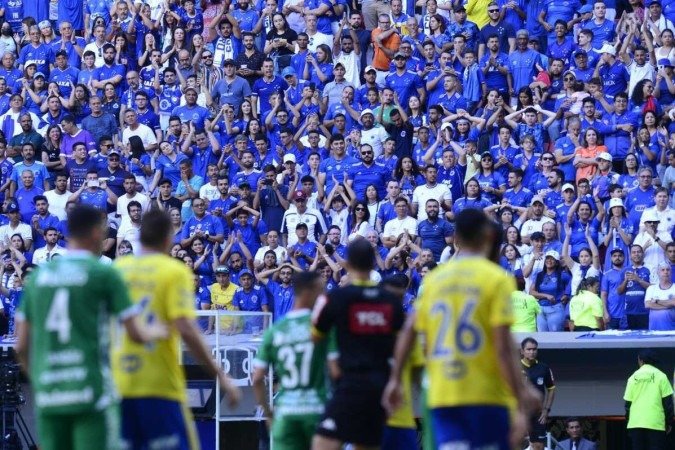  13/08/2022 Crédito: Barbara Cabral/Esp. CB. Esportes. Cruzeiro empata com Chapecoense pelo Campeonato Brasileiro da Serie B, no Estadio Mané Garrincha. 