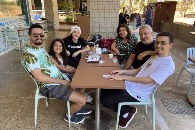 Paulo Sergio Bezerra dos Santos (direita) com quatro gerações da própria família - (crédito: Pedro Ibarra/CB) Paulo Sergio Bezerra dos Santos (direita) com quatro gerações da própria família - (crédito: Pedro Ibarra/CB)