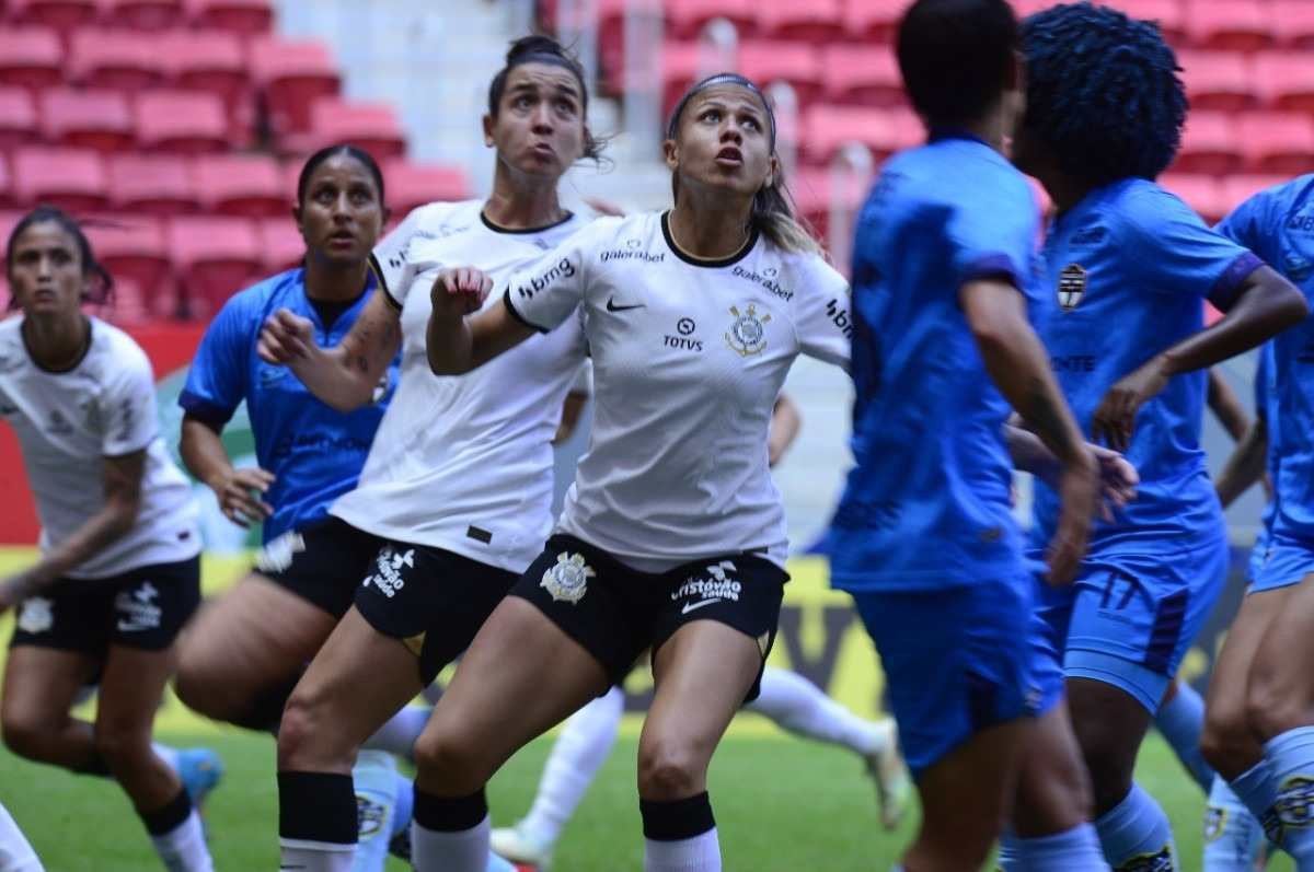 Real Brasília perde do Corinthians no Mané em duelo de ida das quartas