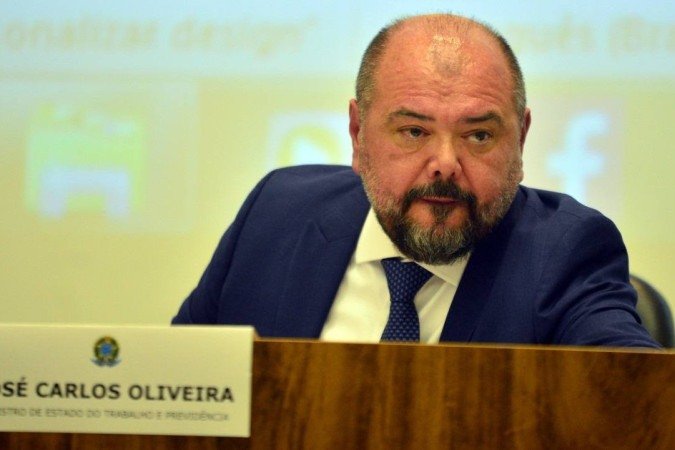 Oliveira presidiu o INSS entre novembro de 2021 e março de 2022 e depois chefiou o Ministério do Trabalho e Previdência até dezembro de 2022 -  (crédito: ED ALVES/CB/D.A.Press)