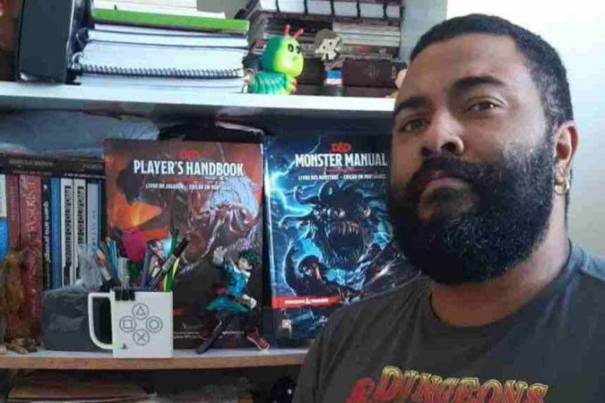 Gabriel Teodoro, 33 anos, trabalha com serviços gerais, e revelou que tem o hábito de comprar produtos do universo Geek