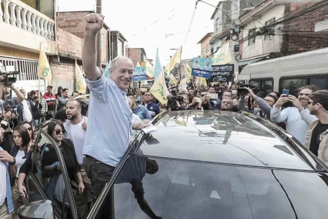 Ciro Gomes inicia campanha em bairro de S o Paulo e defende renda