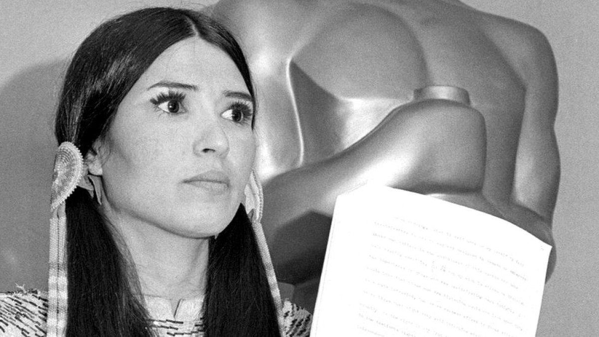 Oscar: o pedido de desculpas da Academia a atriz indígena após 50 anos de discurso por Marlon Brando