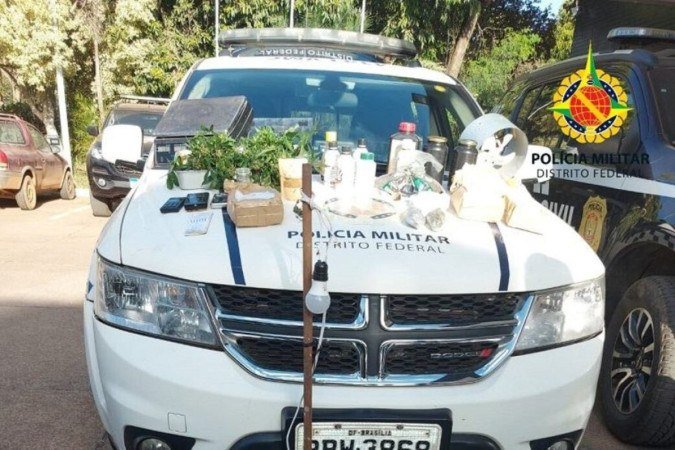 Laboratório de drogas é encontrado no Setor Leste do Gama. Cheio forta da maconha chamou atenção dos policiais - (crédito: Divulgação/PMDF) Laboratório de drogas é encontrado no Setor Leste do Gama. Cheio forta da maconha chamou atenção dos policiais - (crédito: Divulgação/PMDF)