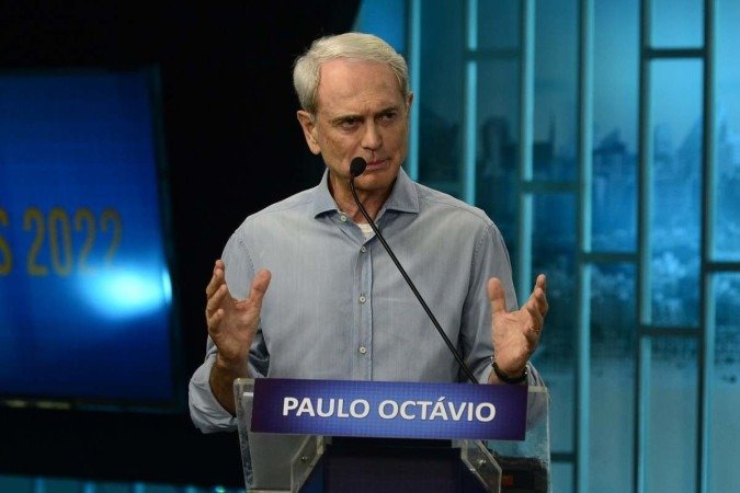  "A solução está na gestão. Ter um secretário (de Saúde) que comece à frente e se mantenha na pasta. Faltam metas"
Paulo Octávio (PSD)