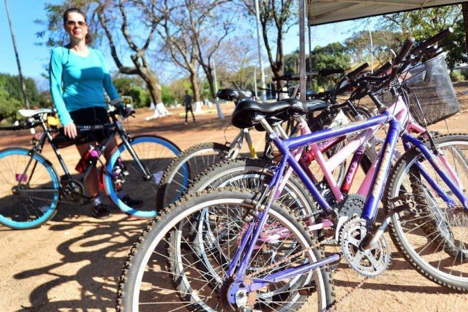 Rosana Baioco avalia que o uso de bicicletas representa menos carros e poluição nas cidades