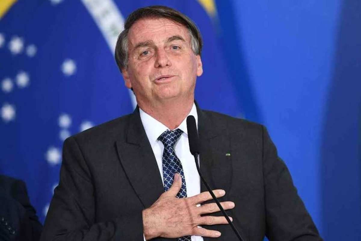 Bolsonaro veta saque em dinheiro do saldo do vale-alimentação após 60 dias