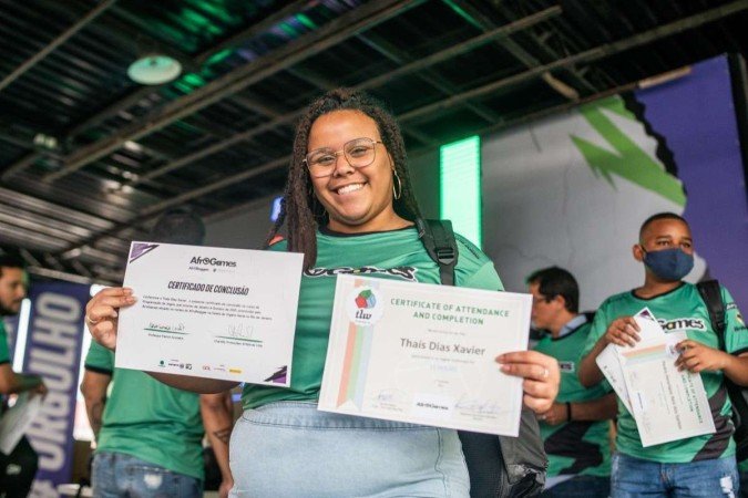 Thaís Xavier em formatura de conclusão do curso