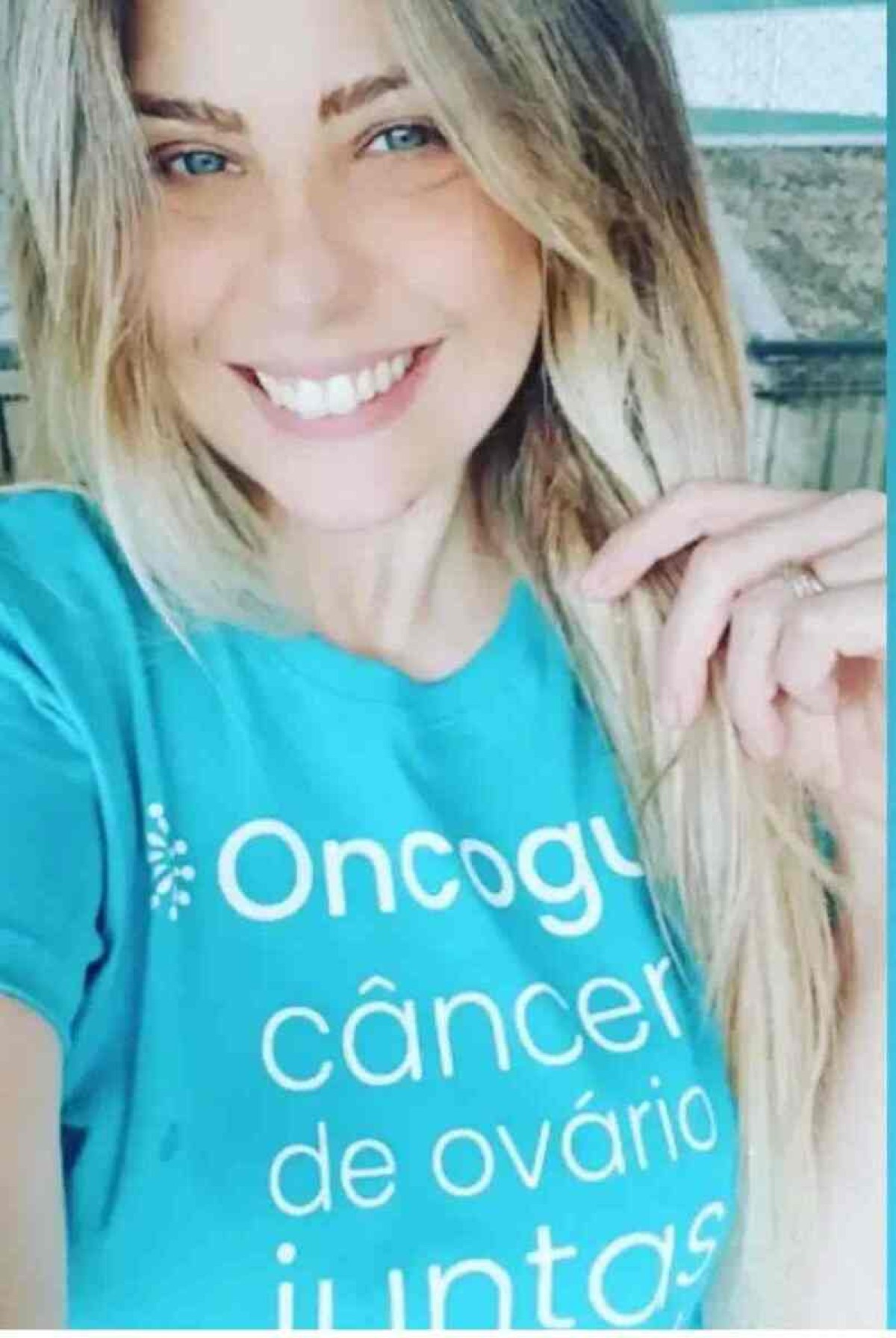 Anne Carrari mantém um perfil no Instagram, onde criou uma rede de apoio para compartilhar informações sobre cânceres ginecológicos 