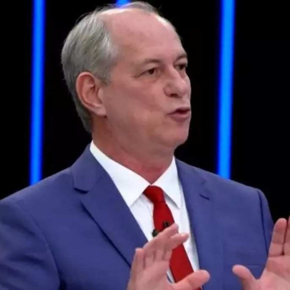 Ciro diz que Lula copiou sua proposta para reduzir endividamento