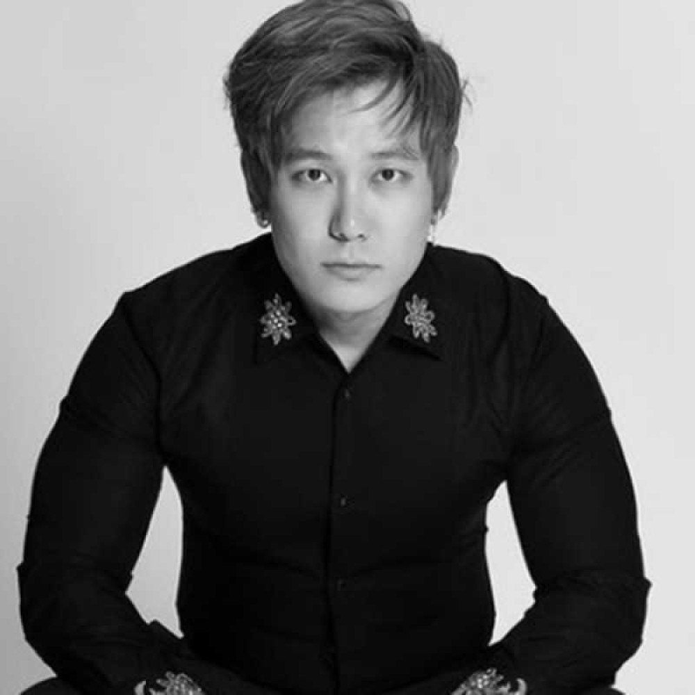 Quem é o influenciador de criptomoedas investigado por pirâmide financeira