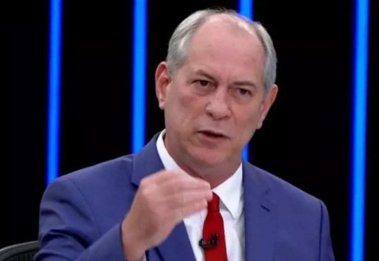 Ciro Gomes no JN sobre Bolsonaro na pandemia: 'Comportamento genocida'