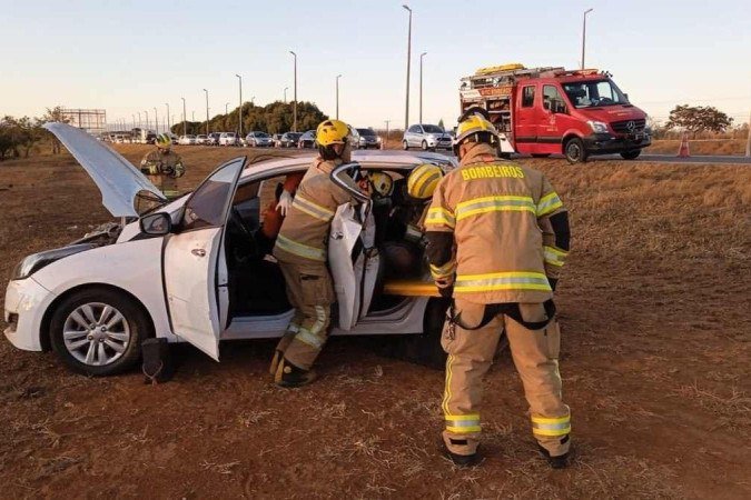 Corpo de Bombeiros atuou na ocorrência com 22 militares - (crédito: Reprodução/CBMDF) Corpo de Bombeiros atuou na ocorrência com 22 militares - (crédito: Reprodução/CBMDF)