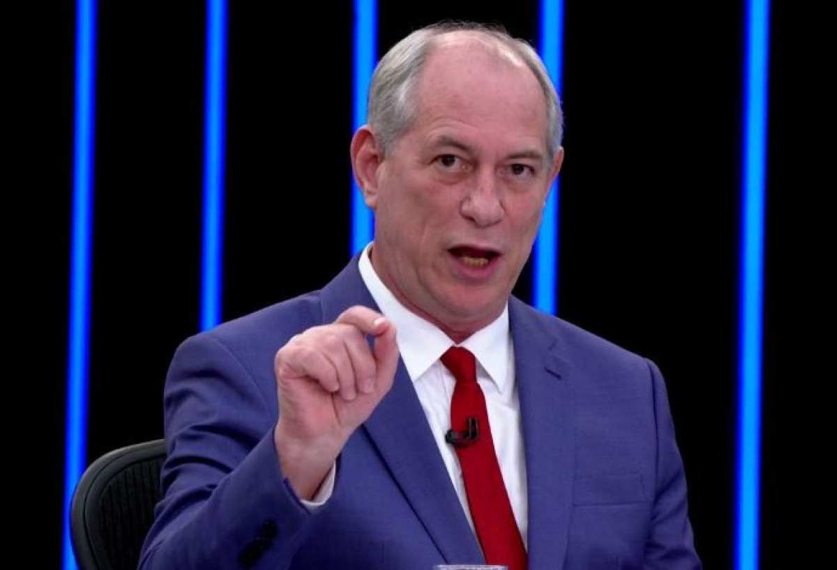 Ciro Gomes fala em