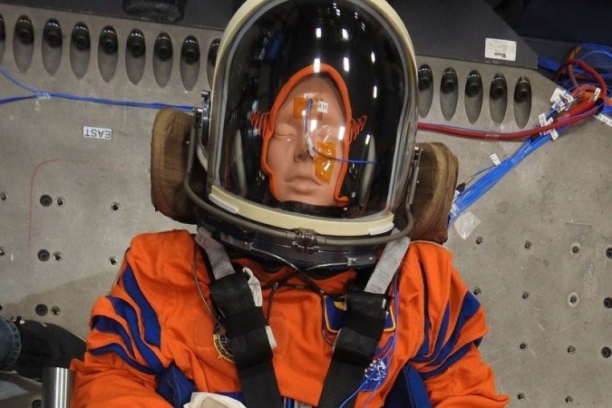  2022. Crédito: Nasa/Divulgação. Ciência. Moonikin Costa, o manequim que viajará para a lua, a bordo da Orion.