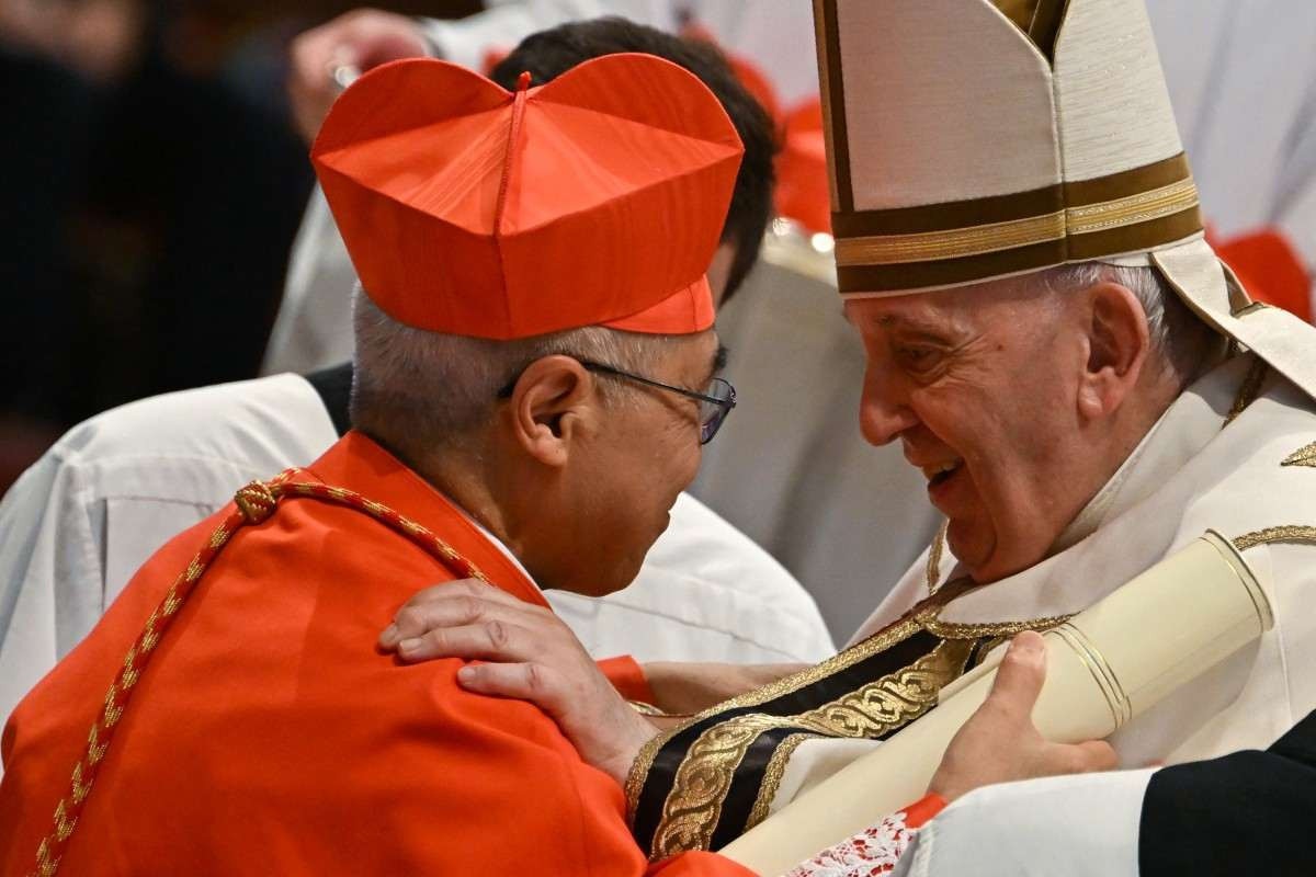 Papa Francisco prepara sua sucessão com posse de 20 novos cardeais