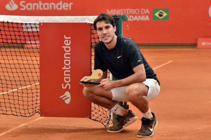 Eduardo Ribeiro é campeão da etapa de Brasília do Brasil Tennis