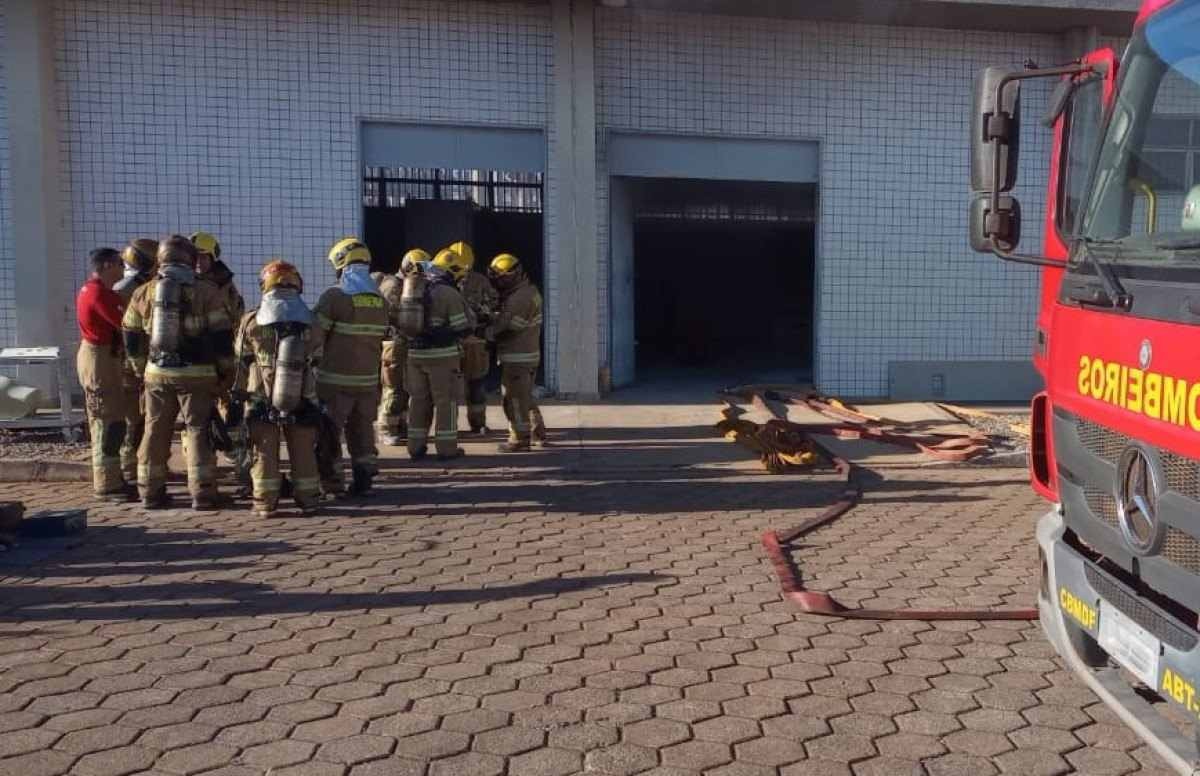 Fogo em subestação da Neoenergia dura quatro horas e deixa regiões sem energia