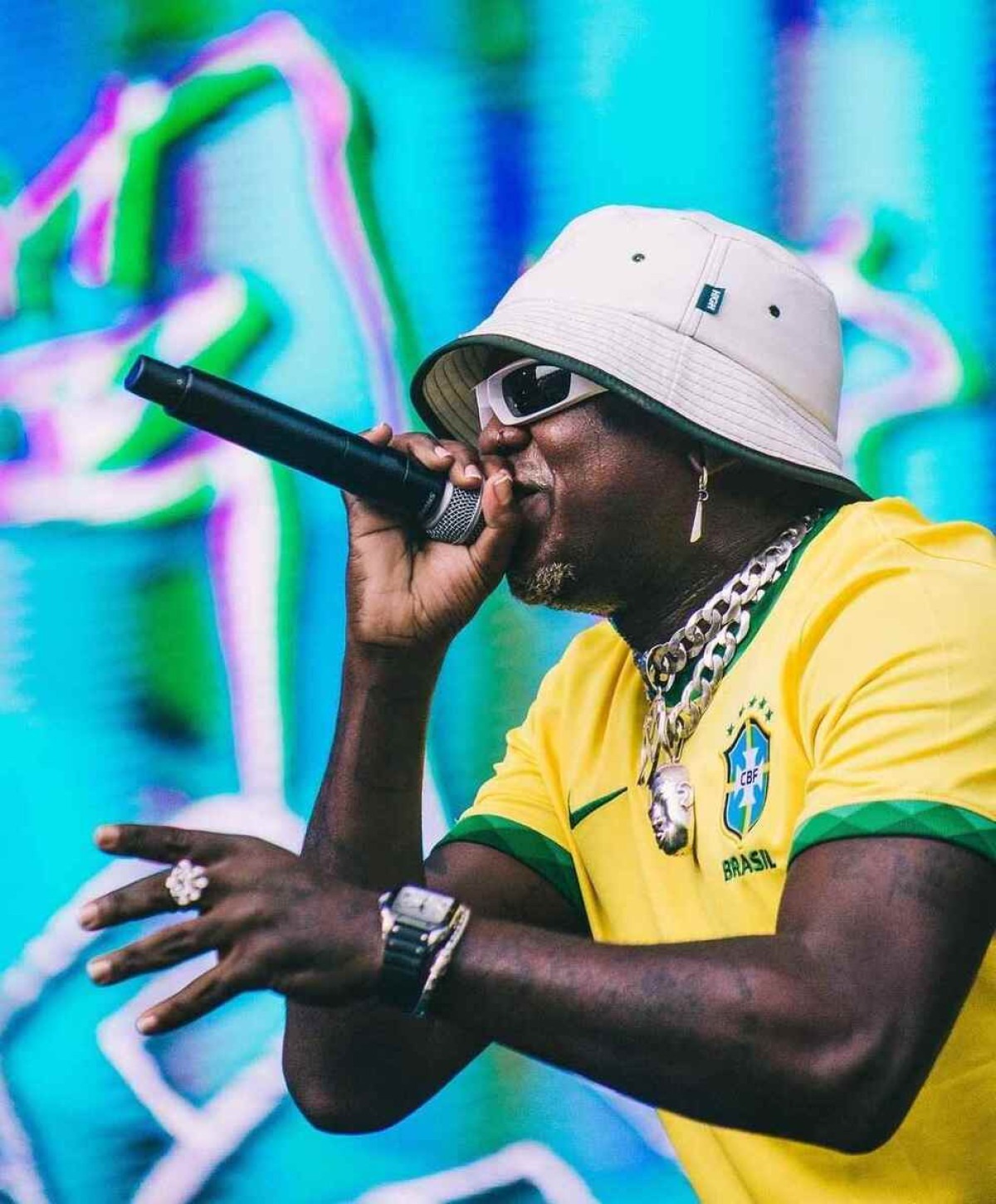 Rapper Djonga participa de festival de soul beat em Brasília nesta sexta