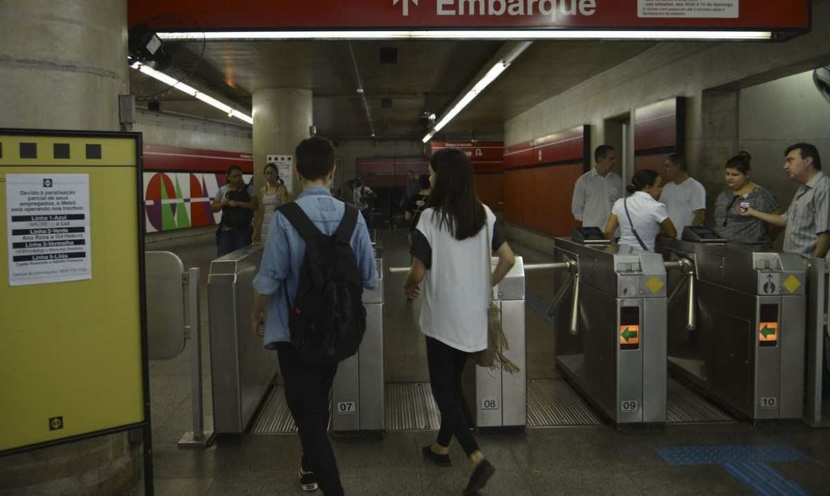 Metroviários terminam greve em SP, com proposta abaixo do esperado