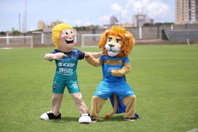 As mascotes dão boas-vindas a mais uma edição do Campeonato Candango feminino versão 2022 -  (crédito:  David Pena/Minas Icesp)