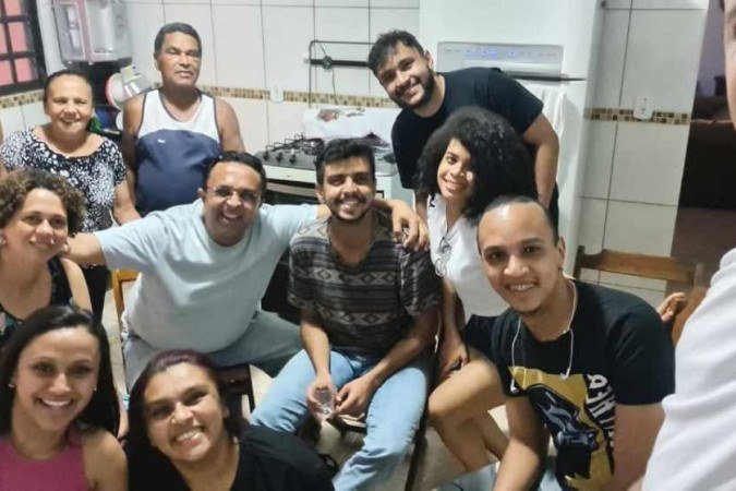 Lucas Ladeira, 28, voltou a falar com os familiares depois de três anos -  (crédito: Fotos: Arquivo pessoal)