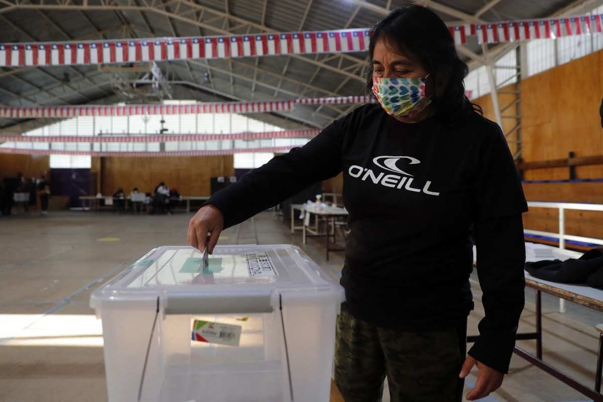 Chile inicia votação em plebiscito inédito sobre nova Constituição