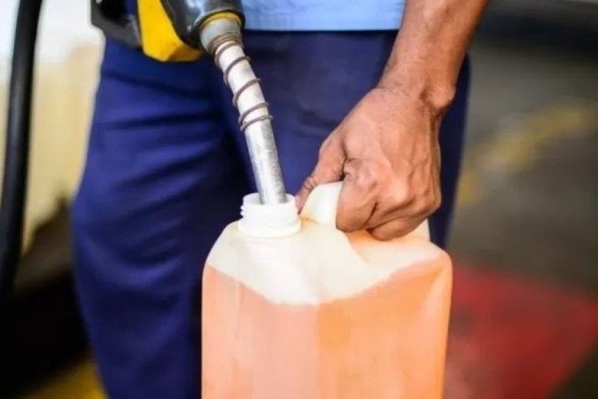 Preço do barril de petróleo no mercado internacional está cedendo nas últimas semanas - (crédito: MARCELLO CASAL JR/AGÊNCIA BRASIL) Preço do barril de petróleo no mercado internacional está cedendo nas últimas semanas - (crédito: MARCELLO CASAL JR/AGÊNCIA BRASIL)