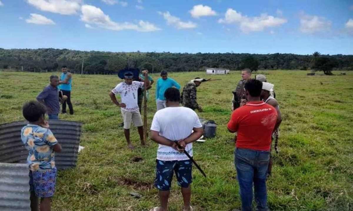 Pistoleiro faz ameaça de massacre contra o povo Pataxó no sul da Bahia