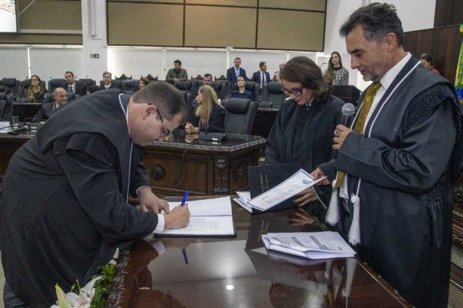 Luís em cerimônia de posse da magistratura do TJ-PR -  (crédito: Arquivo pessoal)