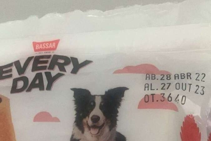 20 tutores relatam mortes de cachorros em São Paulo após comerem petiscos da marca Bassar; Procon notifica empresa. -  (crédito:  Arquivo Pessoal)