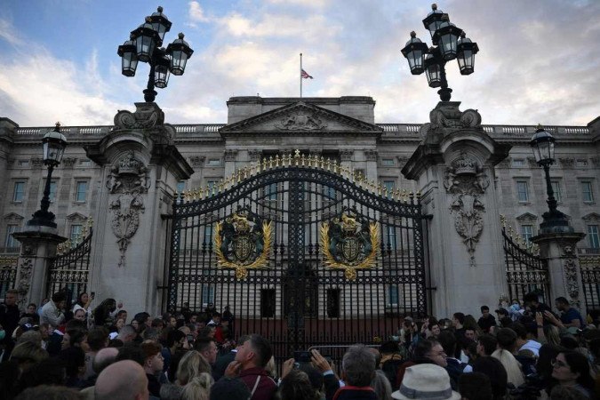 Hamburguense acompanha homenagens à rainha Elizabeth II em Londres