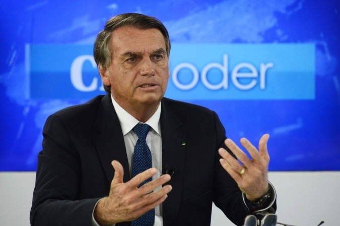 Bolsonaro sobre candidatura de Ibaneis à reeleição: "Está concorrendo  sozinho"