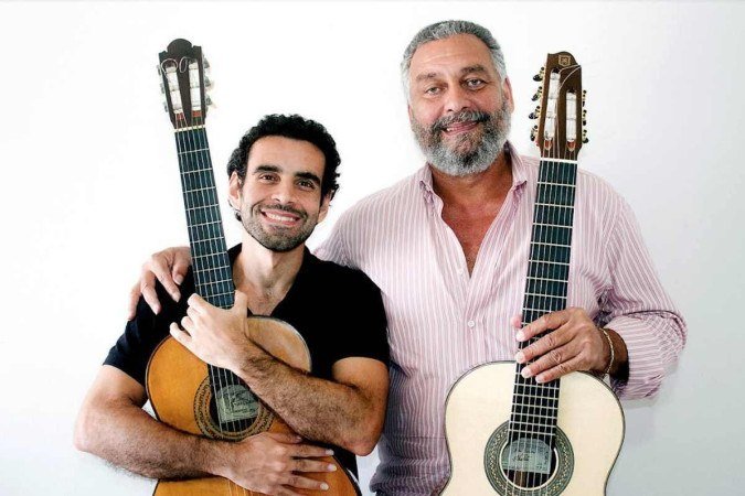  08/09/2022 Crédito: Netinho Albuquerque/Divulgação. Brasil. Brasil- DF -  Encontro do violão brasileiro, Paulão Sete Cordas (camisa rosa) com acompanhate.