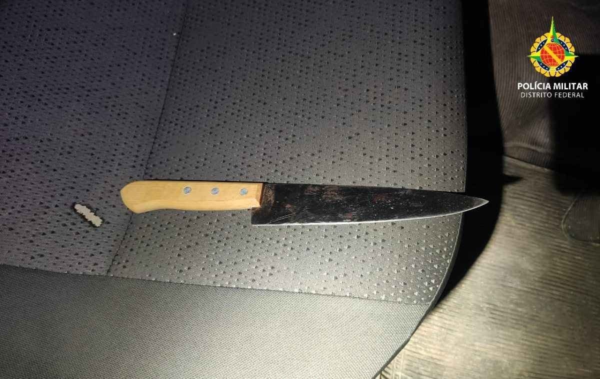 Polícia Militar prende trio de criminosos que matou homem a facadas e feriu a esposa dele em bar de Ceilândia 