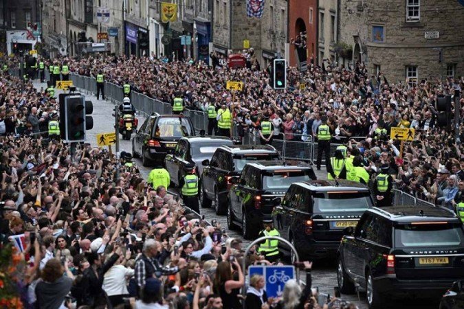 Chegada de Elizabeth II a Edimburgo, na Escócia - (crédito: Oli SCARFF / AFP) Chegada de Elizabeth II a Edimburgo, na Escócia - (crédito: Oli SCARFF / AFP)