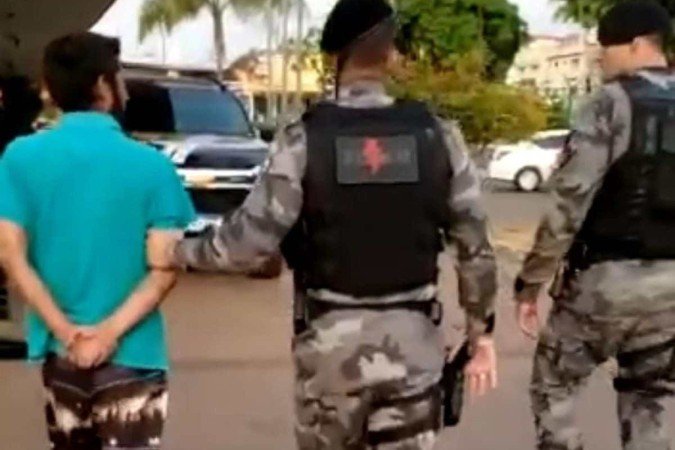 O terceiro suspeito de participar do assassinato foi identificado como Meneses e foi preso por volta das 17h30 desse sábado, na QR 418 de Santa Maria - (crédito: Divulgação/PMDF) O terceiro suspeito de participar do assassinato foi identificado como Meneses e foi preso por volta das 17h30 desse sábado, na QR 418 de Santa Maria - (crédito: Divulgação/PMDF)