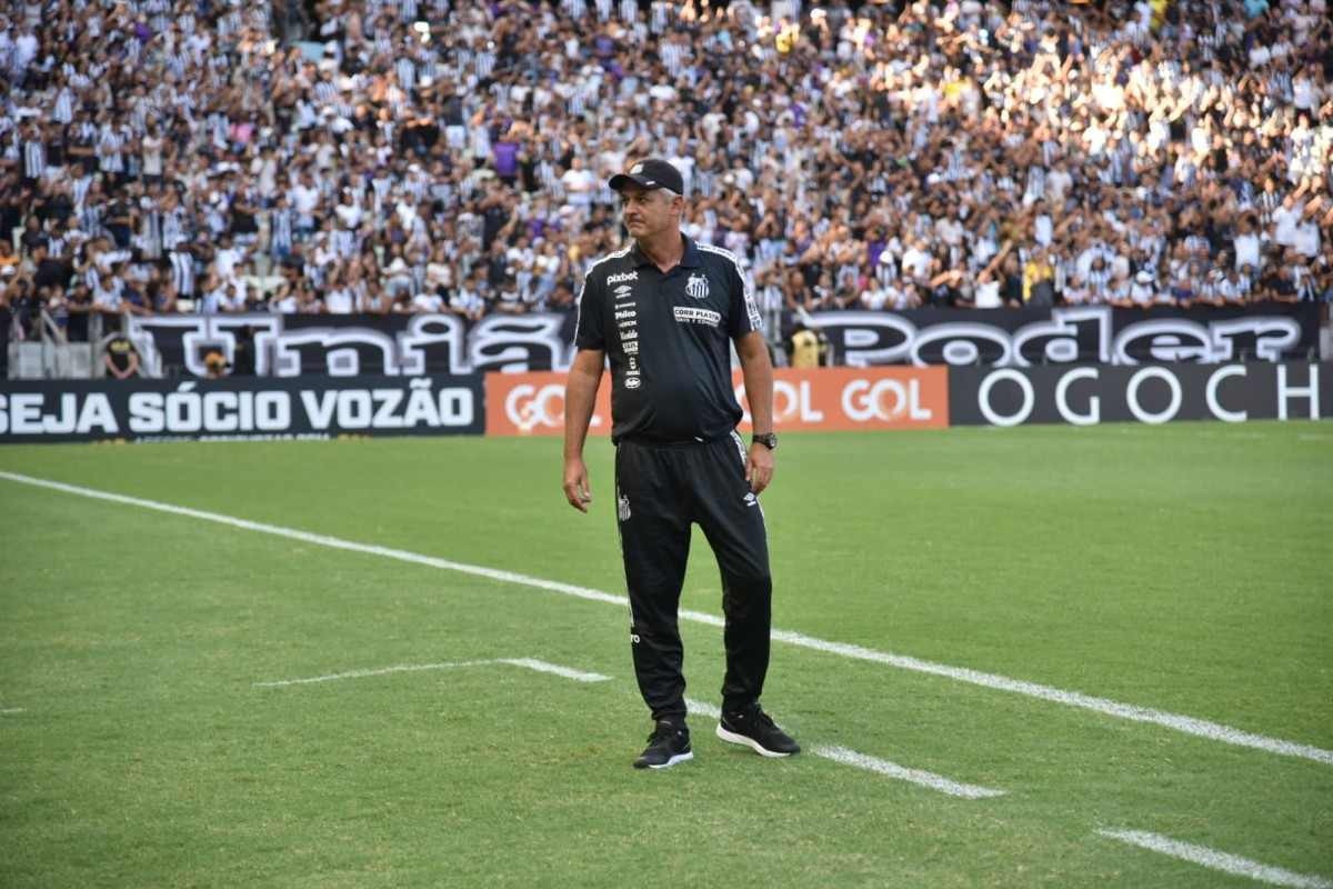 Santos demite o técnico Lisca na semana do clássico contra o Palmeiras