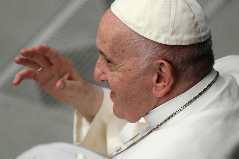 Posso pensar na possibilidade de me afastar, diz papa Francisco