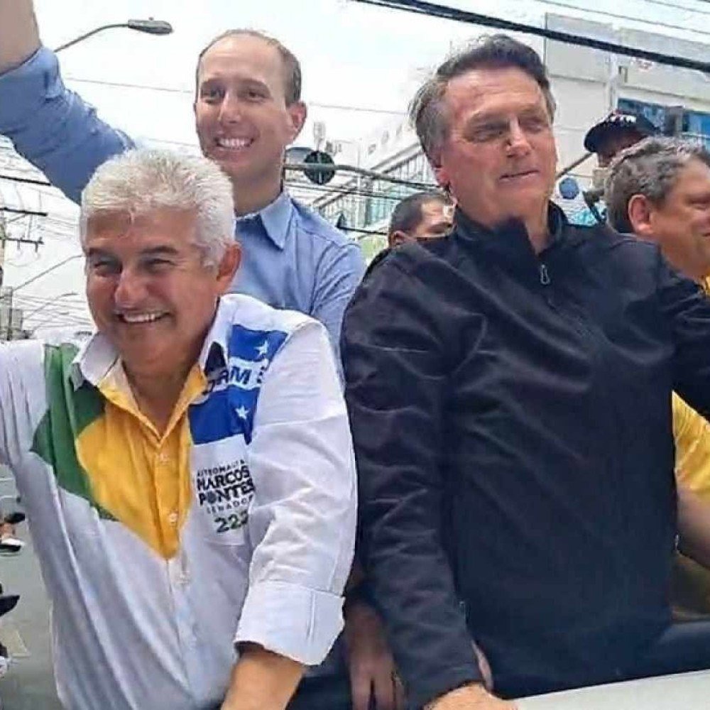 Prestes a ser julgado por fake news, Bolsonaro volta a falar sobre vacina