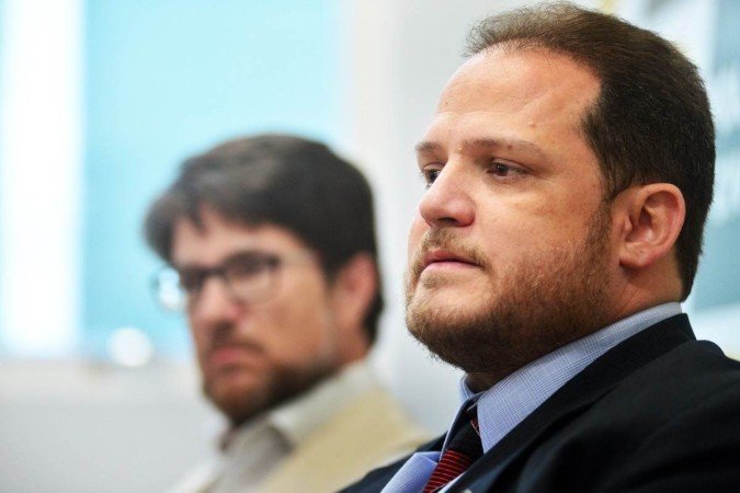  13/09/2022 Crédito: Ed Alves/CB.  Cidades. Coletiva de imprensa na 26ª DP (Samambaia) sobre Assassinato de Bernardo. Na foto o  delegado Rodrigo Carbone e e o delegado Rodrigo Larizzatti. 