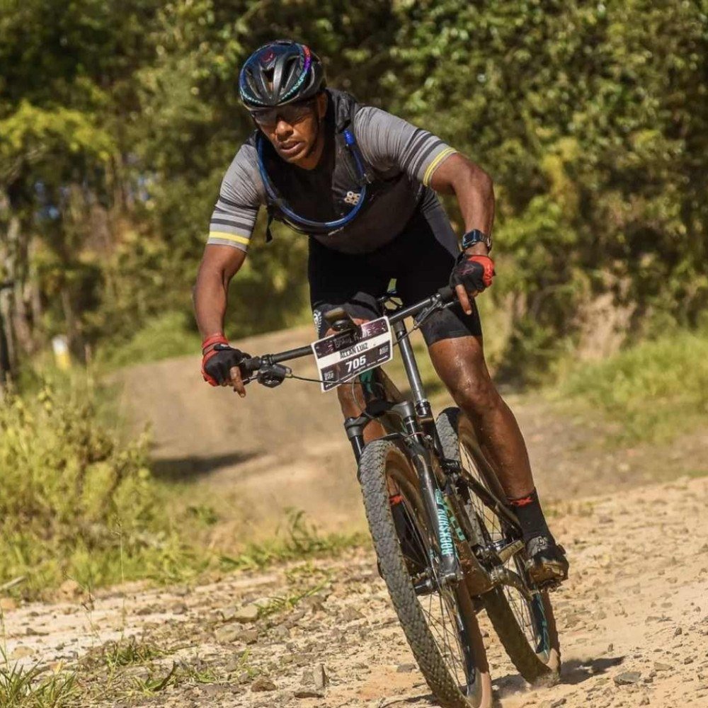 Allan Luiz Nogueira da Cruz pratica várias modalidades esportivas