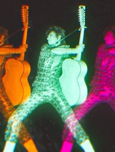 Cantor uniu teatro, sexo, drogas e rock n roll para criar a saga do alien -  (crédito: Divulgação)