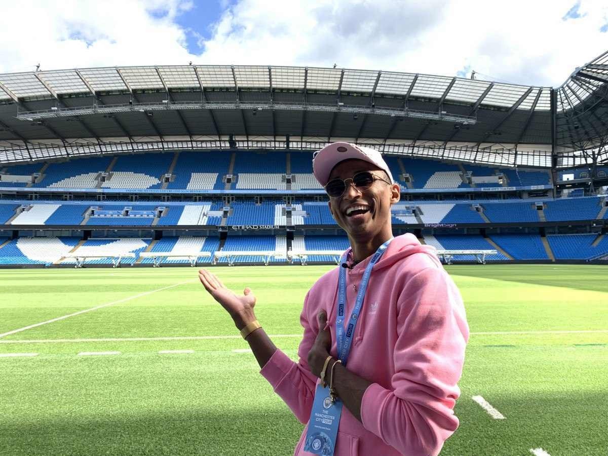 Alison dos Santos visita o Manchester City e tieta o belga Kevin de Bruyne