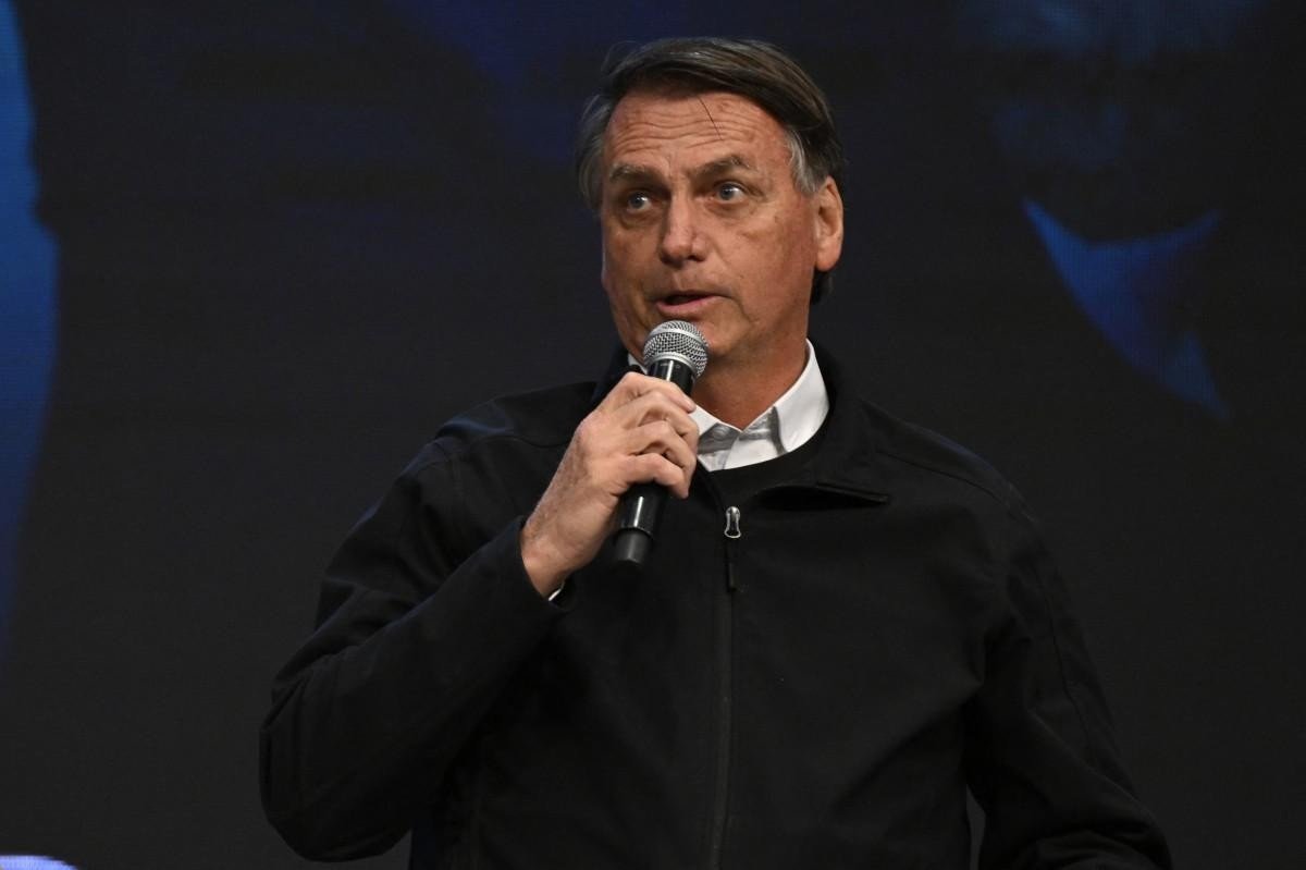 Bolsonaro faz cerimônia para sancionar projeto que altera rol taxativo da ANS