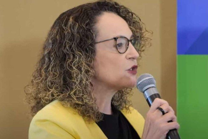 Luciana Genro (Psol) em reunião de apoio a Lula 19/9