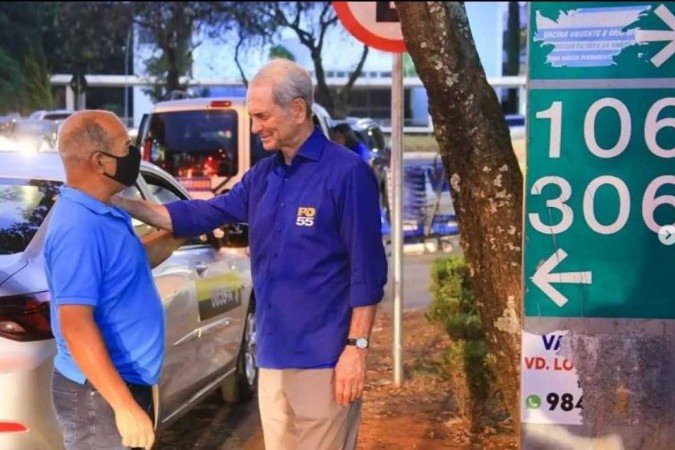Paulo Octávio em caminhada nos comércios da Asa Sul onde conversou com moradores da região 